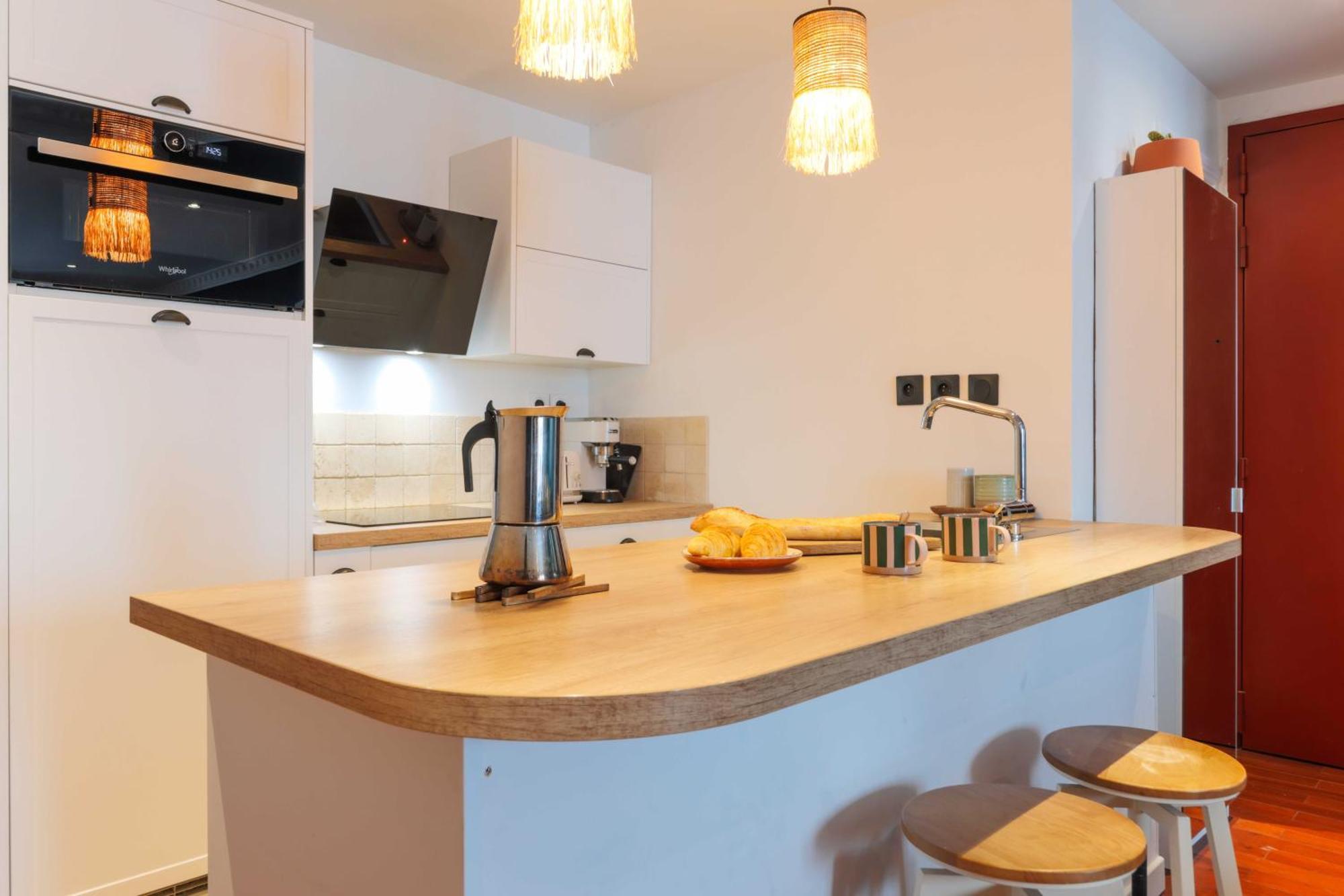 Bright 4p Flat Canal St Martin * Parigi